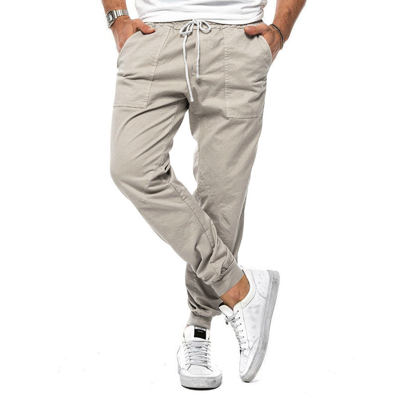 Comodi pantaloni da uomo per il tempo libero in un classico design monocromatico