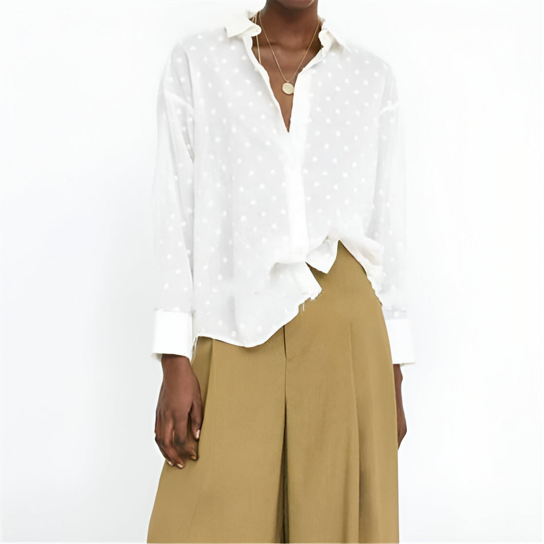 <p>Coline - Blusa Elegante con Dots Cerrando</p>