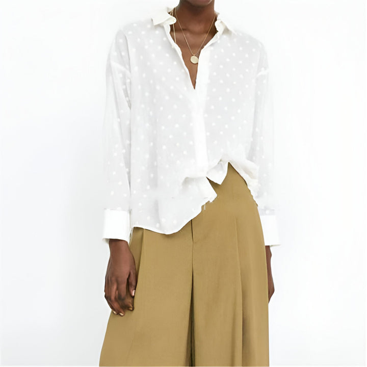 <p>Coline - Blusa Elegante con Dots Cerrando</p>