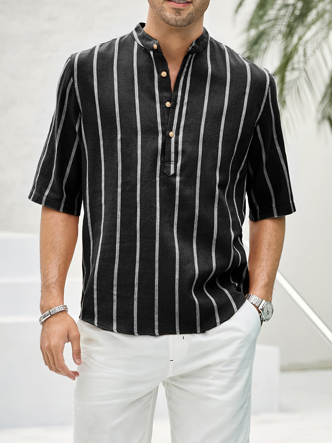Elegante t-shirt da uomo a maniche corte a righe senza tempo