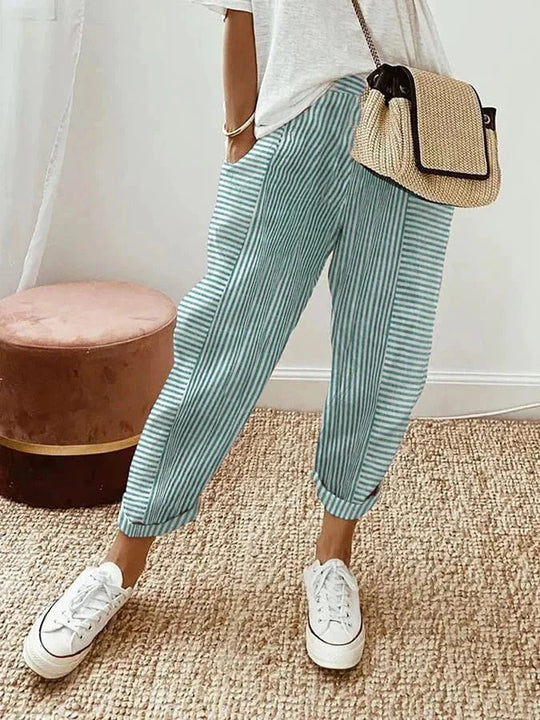 Pantaloni classici da donna eleganti a righe per uno stile alla moda