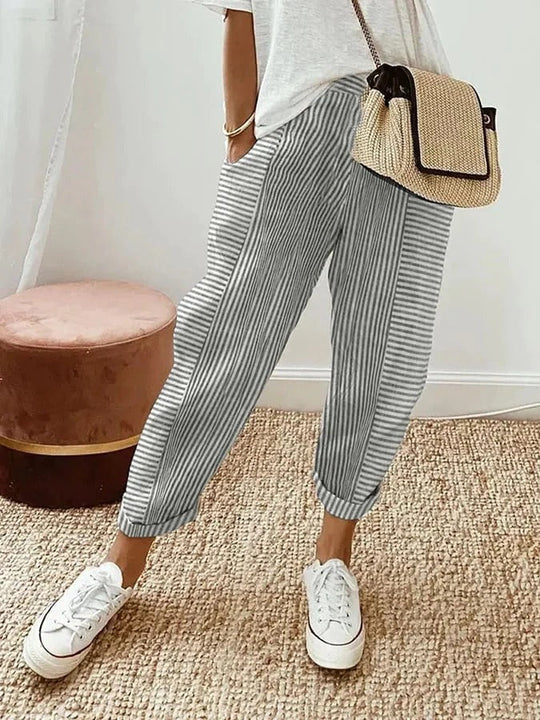 Pantaloni classici da donna eleganti a righe per uno stile alla moda
