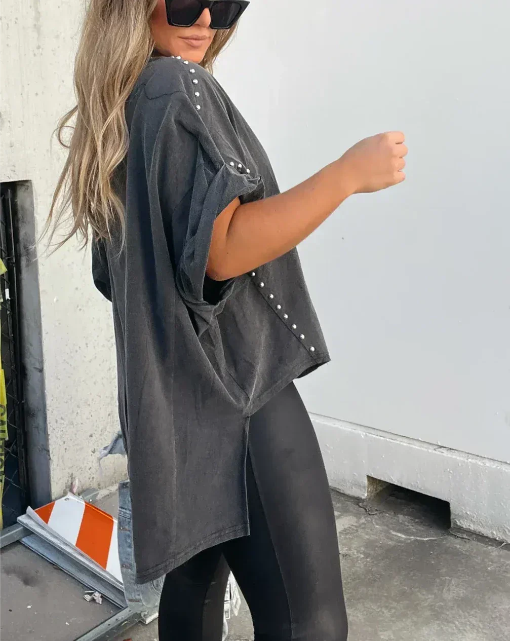 Elisa™ - Maglietta oversize con borchie
