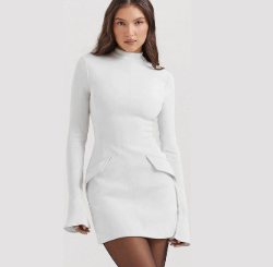 <html>
<p>Lois - Elegante mini abito con maniche lunghe</p>
</html>