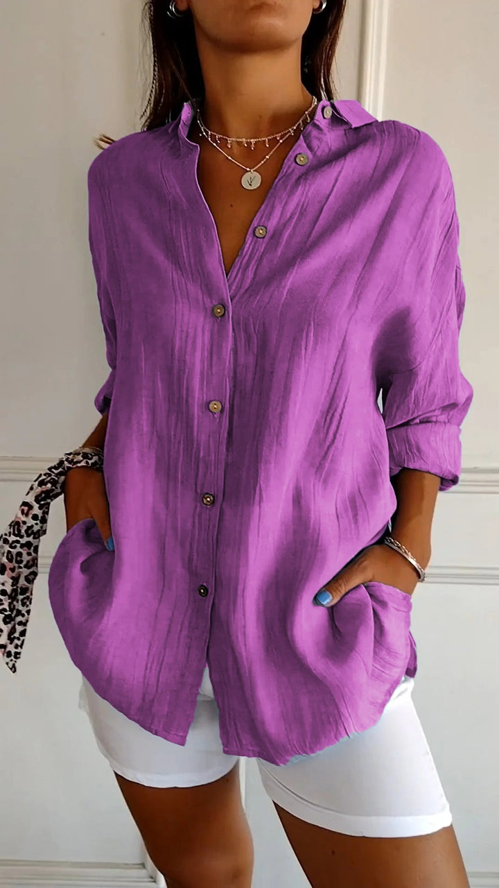 Elegante camicia estiva da donna con bottoni - perfetta per le giornate calde, una scelta fresca e alla moda