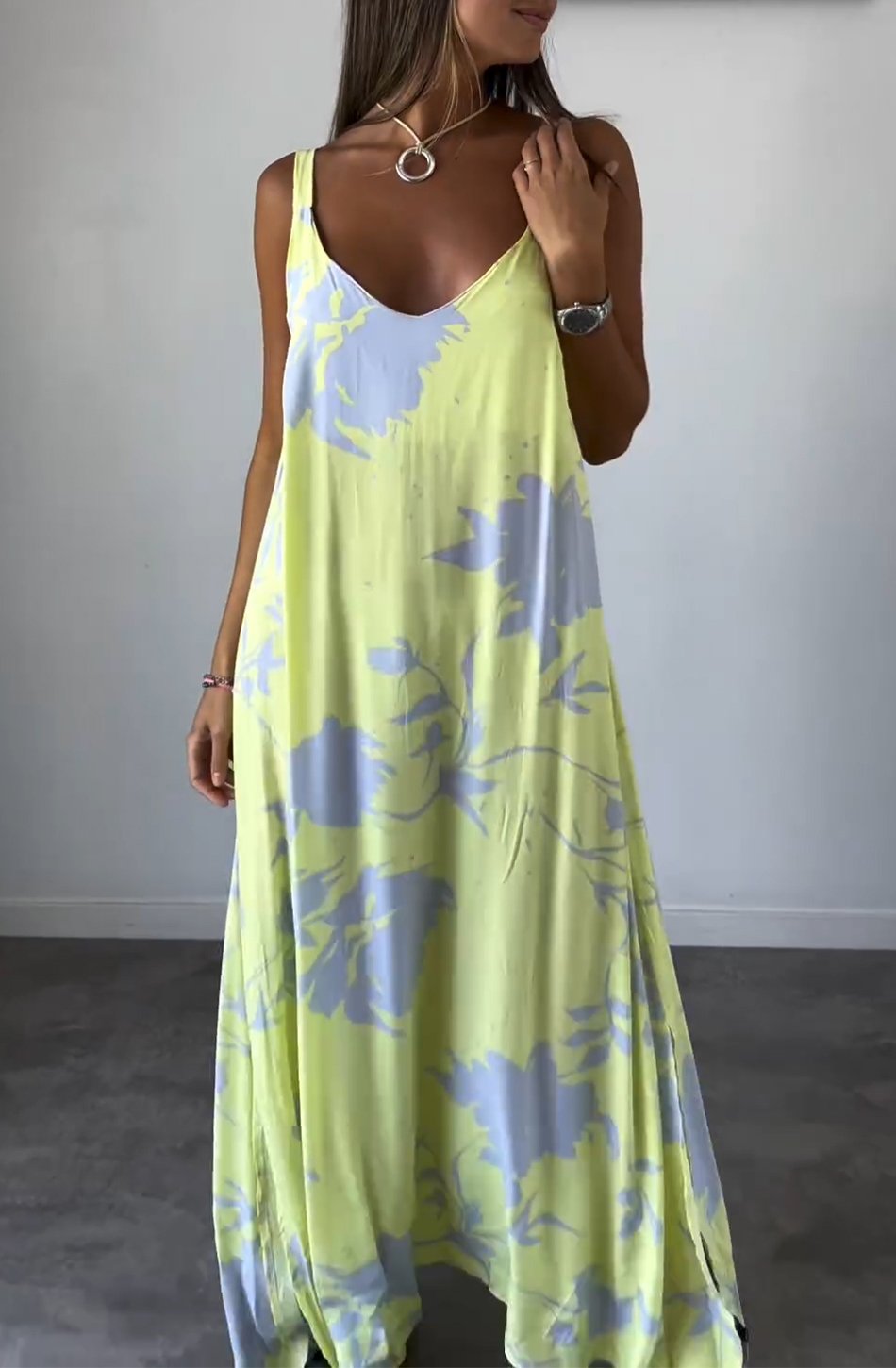 Abito da donna elegante con stampa d'effetto per ogni occasione