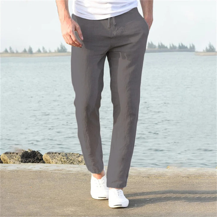 Pantaloni da uomo in lino, comodi e leggeri: un look elegante e piena libertà di movimento