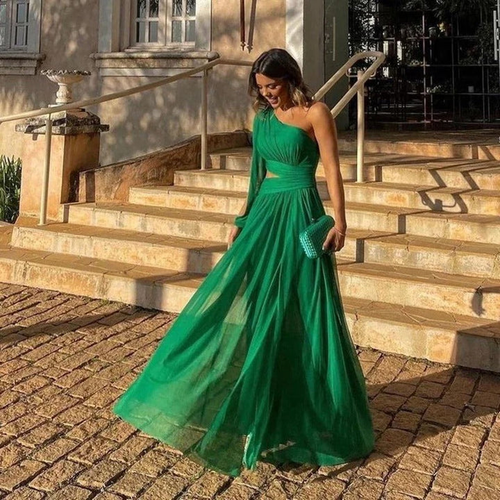 Stijlvolle groene maxi jurk met geplisseerd design en trendy asymmetrische schouder van Anna