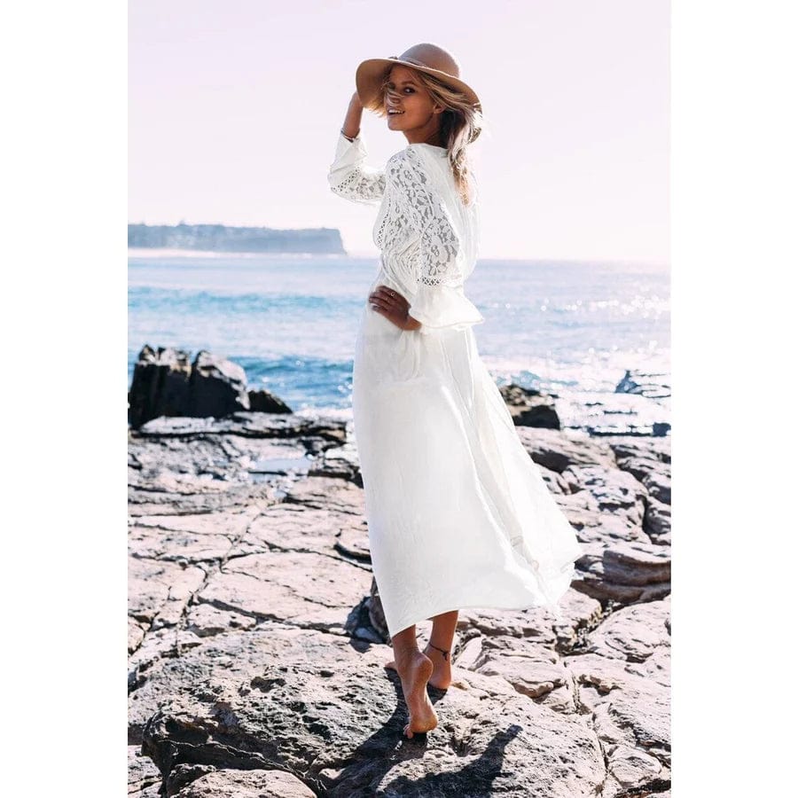 Elegante abito da spiaggia da donna per le giornate estive - eleganza e comfort
