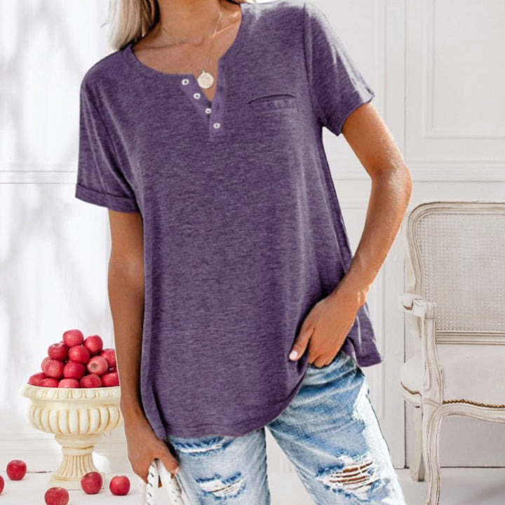 Elegante camicia da donna a maniche corte con bottoni alla moda
