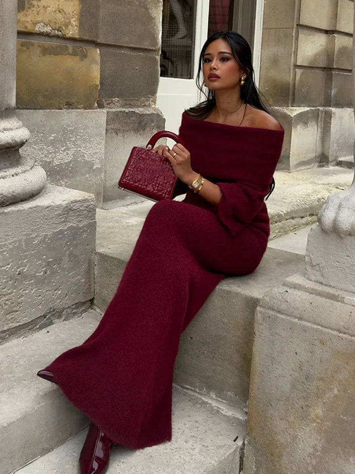 Eloah - Elegante Off Shoulder Geplooide Maxi Jurk van Gebreid Materiaal