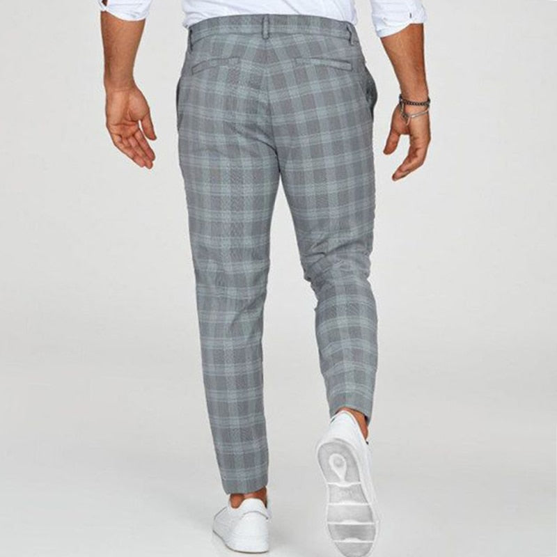Eleganti pantaloni slim fit da uomo con motivo a quadri di tendenza: un look unico e alla moda