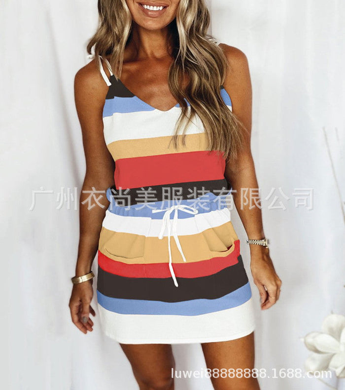 <html>Liora - Abito Estivo a Righe alla Moda per un Look Soleggiato</html>