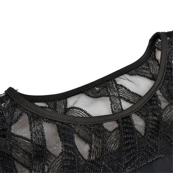 <html>
<p>Danica - Elegante abito da sera plus size con un overlay giocoso per un aspetto indimenticabile.</p>
</html>