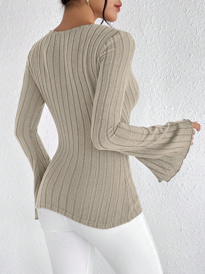 Camina - Stijlvolle Top met V-hals en Elegante Lange Mouwen
