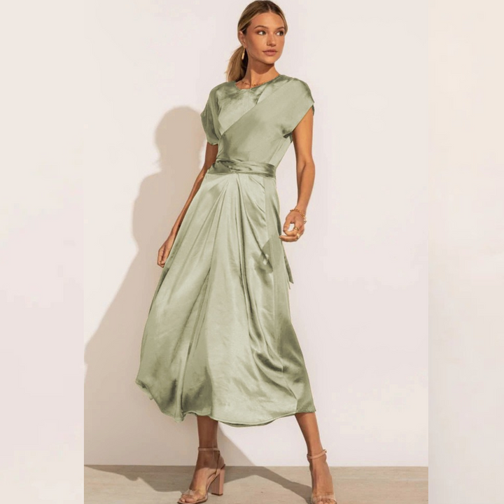 <Feline | Elegante Midi Abito da Sera dallo Stile Incantevole>