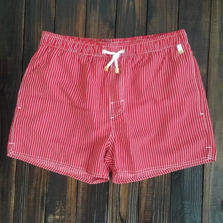 Pantaloncini da bagno a righe da uomo alla moda - comfort e stile in spiaggia