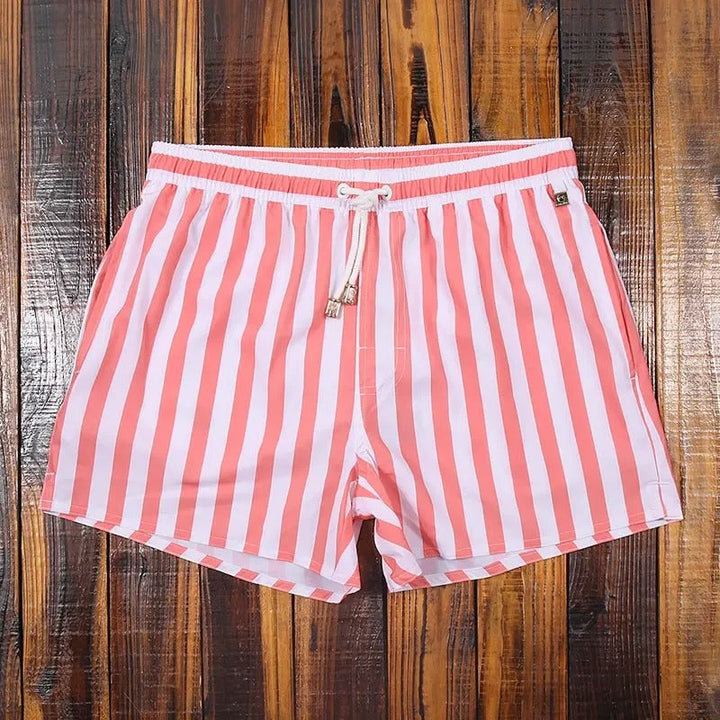 Pantaloncini da bagno a righe da uomo alla moda - comfort e stile in spiaggia