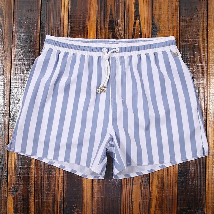 Pantaloncini da bagno a righe da uomo alla moda - comfort e stile in spiaggia