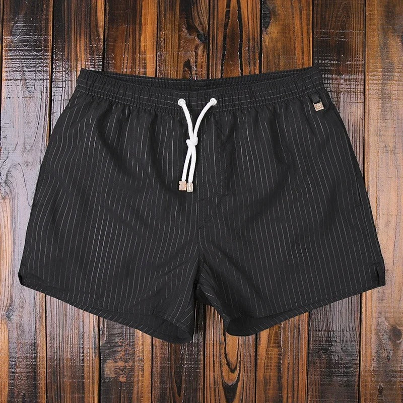 Pantaloncini da bagno a righe da uomo alla moda - comfort e stile in spiaggia