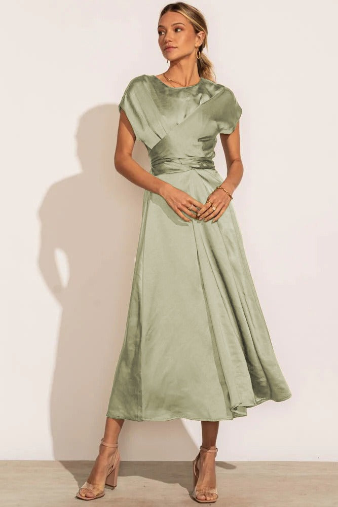 <Feline | Elegante Midi Abito da Sera dallo Stile Incantevole>