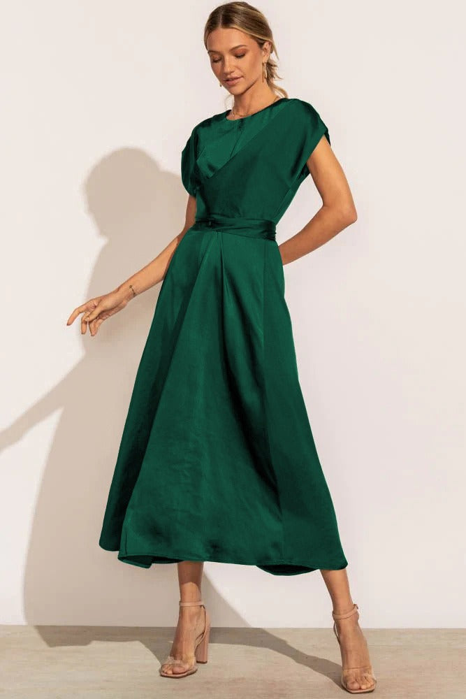 <Feline | Elegante Midi Abito da Sera dallo Stile Incantevole>