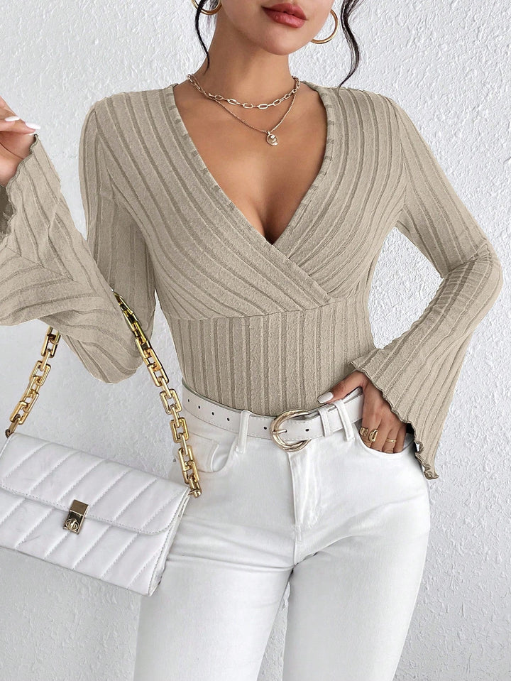 Camina - Stijlvolle Top met V-hals en Elegante Lange Mouwen