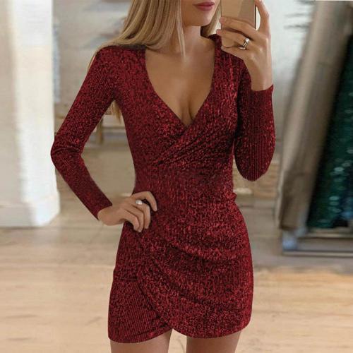 Elegante abito a busta da donna con sorprendenti finiture glitterate